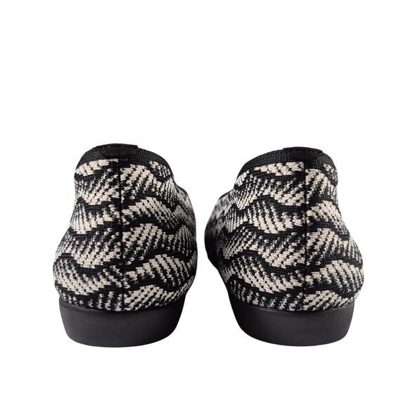 Vivaia Black White Margot Walker Square Toe V Cut Flats 43 US 10 1/2 NEW - Picture 4 of 5